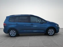 VW Touran Comfortline TDI SCR DSG in F9 Caribbean Blue Metallic