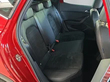 SEAT Arona FR EcoTSI in Desire-Red Metallic Dach Fels-Grau