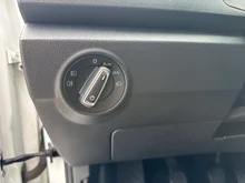 VW T-Roc Design TDI in Pure White Dach Schwarz