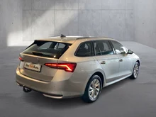 Škoda Octavia Combi Selection TSI mHEV DSG in Brillant-Silber Metallic