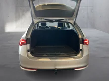 Škoda Octavia Combi Selection TSI mHEV DSG in Brillant-Silber Metallic