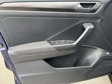 VW T-Roc Design TDI in Atlantik Blue Metallic