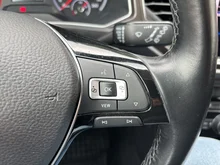 VW T-Roc Design TDI in Atlantik Blue Metallic