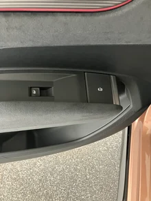 Škoda Peaq Sportline 90x in Rosewood-Beige Metallic