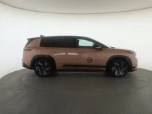 Škoda Peaq Sportline 90x in Rosewood-Beige Metallic