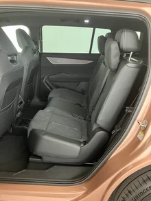 Škoda Peaq Sportline 90x in Rosewood-Beige Metallic