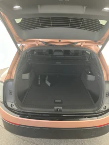 Škoda Peaq Sportline 90x in Rosewood-Beige Metallic