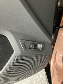 Škoda Peaq Sportline 90x in Rosewood-Beige Metallic