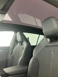 Škoda Peaq Sportline 90x in Rosewood-Beige Metallic