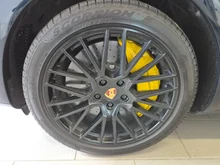 Porsche Cayenne Turbo S E-Hybrid in moonlightblue-metallic