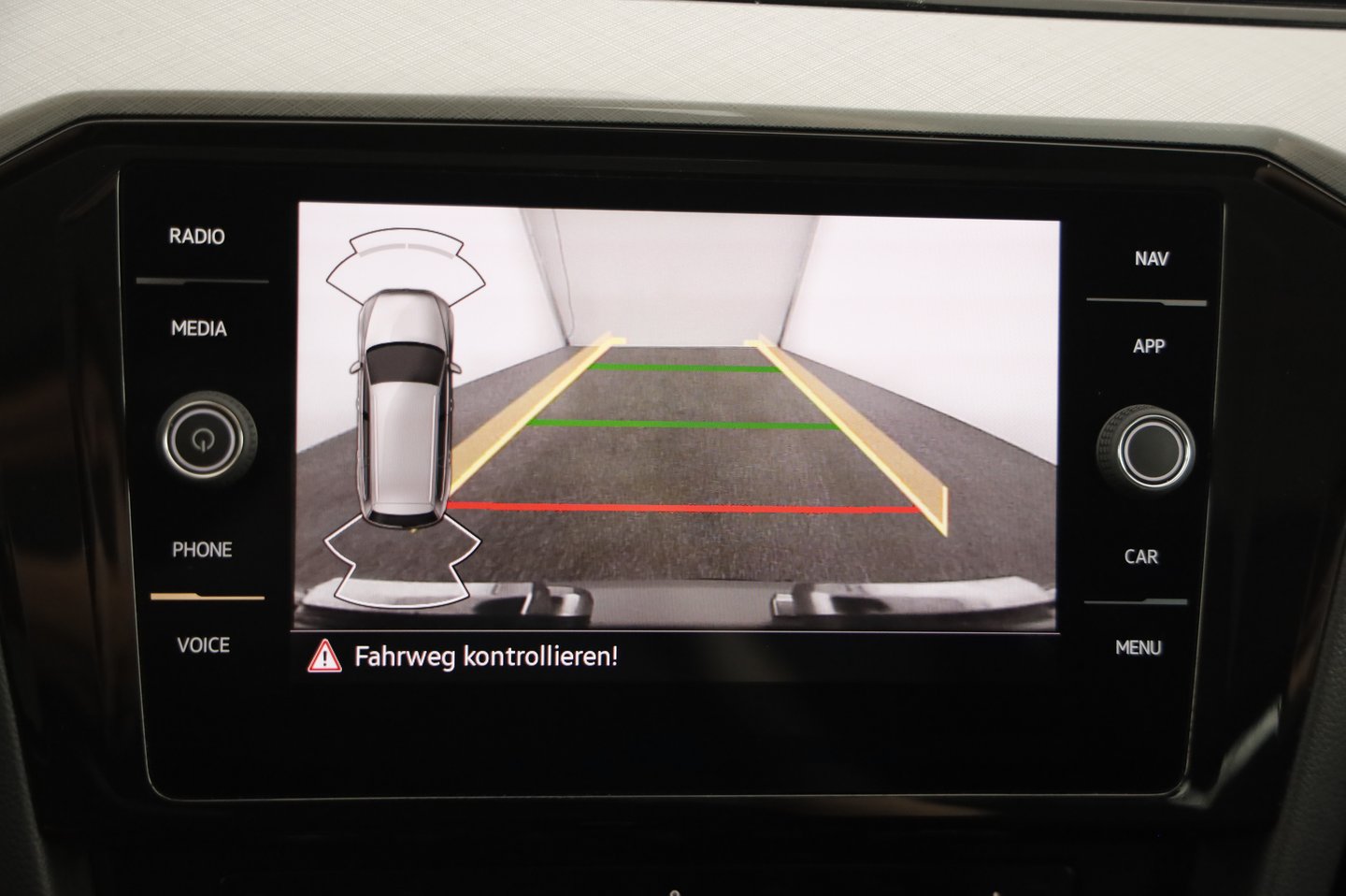 VW Passat Variant Business TDI DSG | Bild 15 von 21