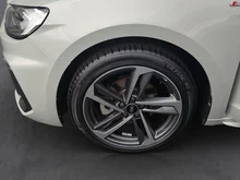 Audi A1 Sportback 30 TFSI S line in TAUSILBER METALLIC
