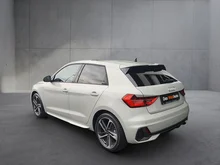 Audi A1 Sportback 30 TFSI S line in TAUSILBER METALLIC