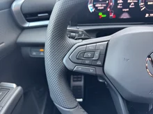 VW T-Roc R-Line eTSI DSG in Pure White Dach Black Uni