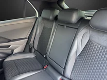 VW T-Roc R-Line eTSI DSG in Pure White Dach Black Uni