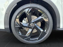 VW T-Roc R-Line eTSI DSG in Pure White Dach Black Uni