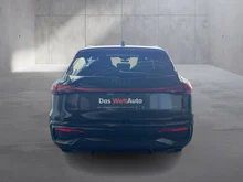Audi Q5 e-hybrid quattro 270 KW in Mythosschwarz Metallic