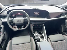 Audi Q5 e-hybrid quattro 270 KW in Mythosschwarz Metallic