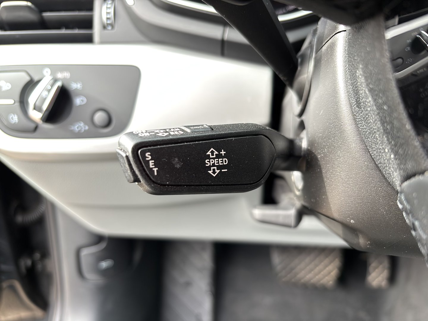 Audi A4 Avant 30 TDI | Bild 16 von 28