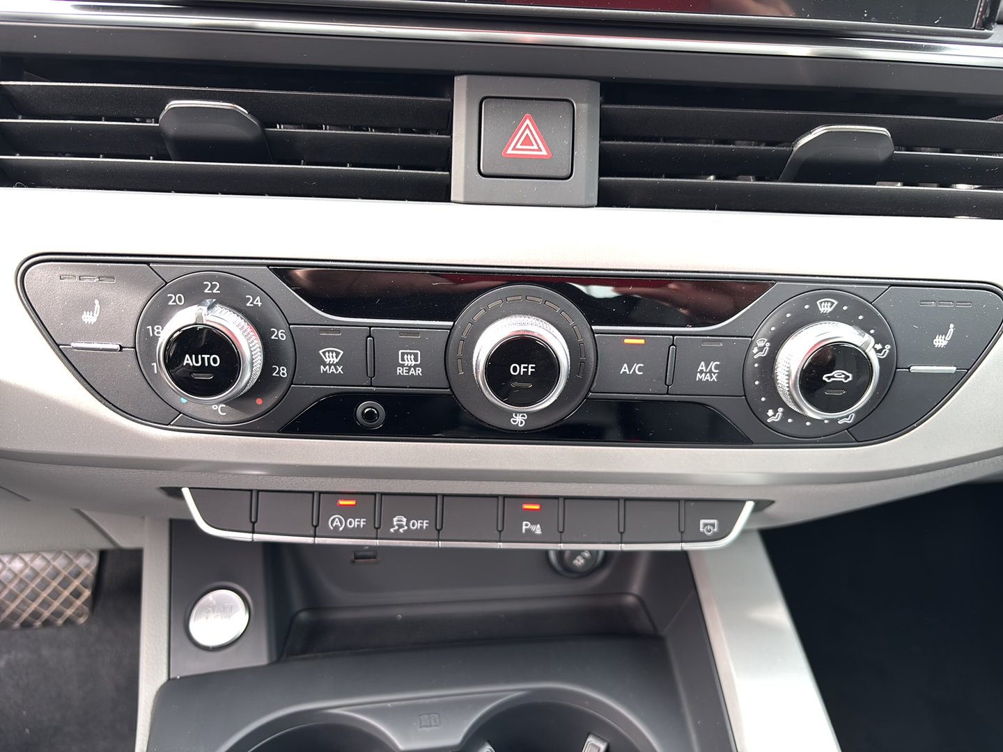 Audi A4 Avant 30 TDI | Bild 21 von 28