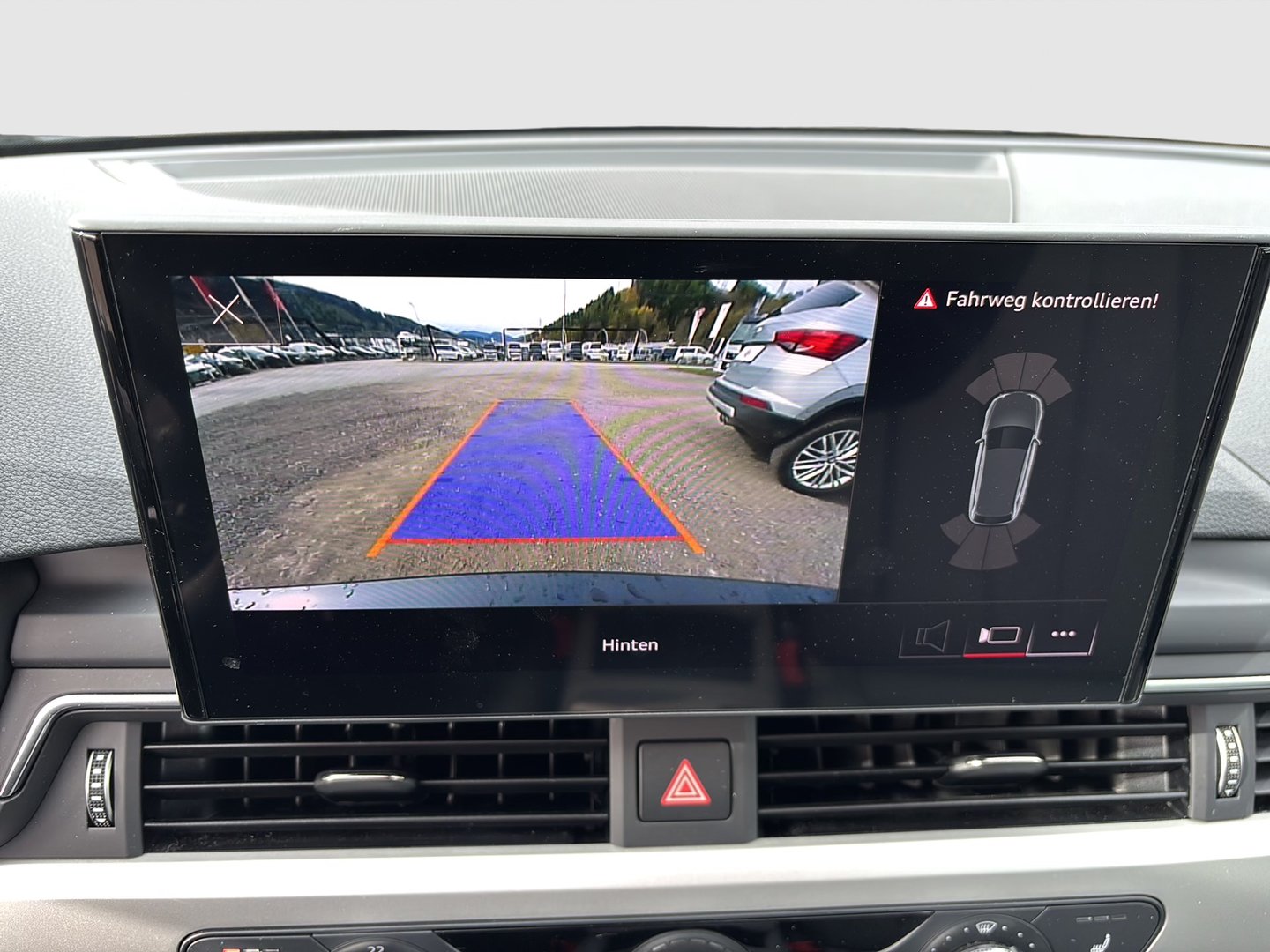 Audi A4 Avant 30 TDI | Bild 20 von 28