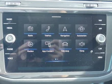 VW Tiguan 2,0 TDI Life DSG in Deep Blak Perleffekt