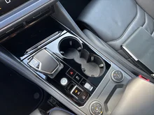 VW Touareg R eHybrid TSI 4MOTION in Meloe Blau Crystal Effekt
