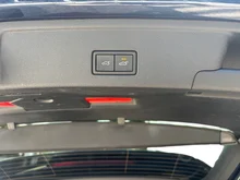 VW Touareg R eHybrid TSI 4MOTION in Meloe Blau Crystal Effekt