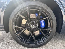 VW Touareg R eHybrid TSI 4MOTION in Meloe Blau Crystal Effekt