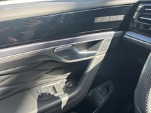VW Touareg R eHybrid TSI 4MOTION in Meloe Blau Crystal Effekt
