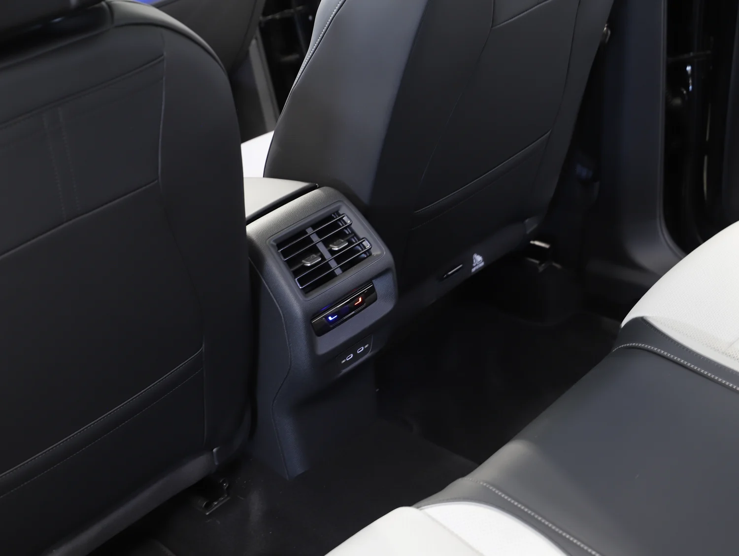 Bild eines VW Tayron Elegance eHybrid DSG 150kW