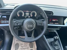 Audi A3 Sportback 30 TFSI in Brillantschwarz