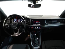 Audi A1 Sportback 25 TFSI intense in Pfeilgrau Perleffekt