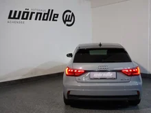 Audi A1 Sportback 25 TFSI intense in Pfeilgrau Perleffekt