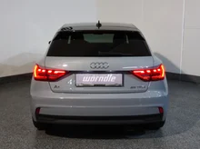 Audi A1 Sportback 25 TFSI intense in Pfeilgrau Perleffekt