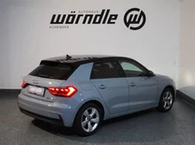 Audi A1 Sportback 25 TFSI intense in Pfeilgrau Perleffekt