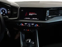 Audi A1 Sportback 25 TFSI intense in Pfeilgrau Perleffekt