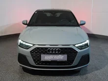 Audi A1 Sportback 25 TFSI intense in Pfeilgrau Perleffekt