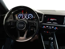 Audi A1 Sportback 25 TFSI intense in Pfeilgrau Perleffekt