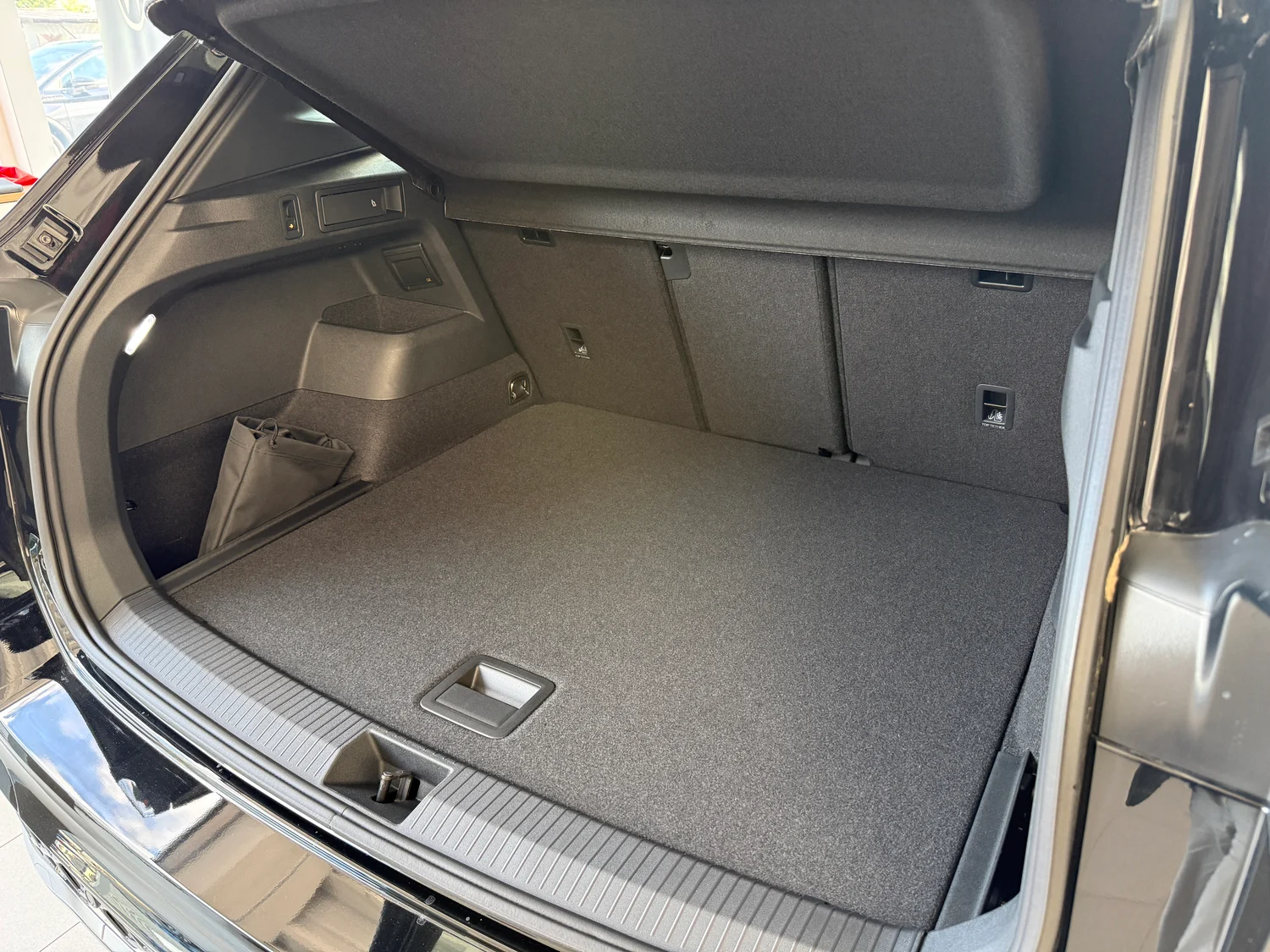 Bild eines Tiguan R-Line eTSI DSG