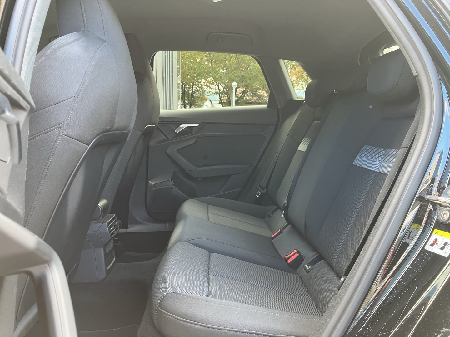 Audi A3 Sportback 35 TDI S line exterieur | Bild 16 von 19