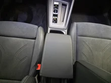 VW Golf Variant Business mHeV DSG in Mondsteingrau
