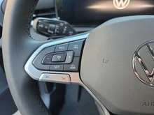 VW T-Roc Life eTSI DSG in Grenadillschwarz Metallic