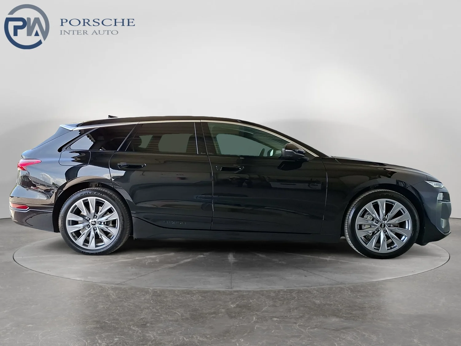 Bild eines Audi A6 Avant e-tron quattro