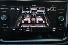 VW T-Roc Design TSI in Flash Rot Dach Schwarz
