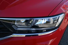 VW T-Roc Design TSI in Flash Rot Dach Schwarz