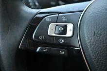 VW T-Roc Design TSI in Flash Rot Dach Schwarz
