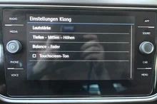 VW T-Roc Design TSI in Flash Rot Dach Schwarz