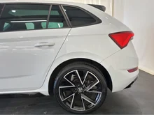Škoda Scala Monte Carlo TSI in Moon-Weiß Metallic