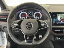 Škoda Scala Monte Carlo TSI in Moon-Weiß Metallic